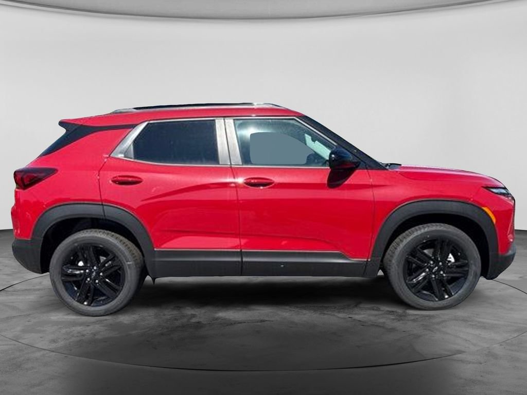 New 2026 Chevrolet TrailBlazer LT w/ Midnight Edition AWD/4WD image 2