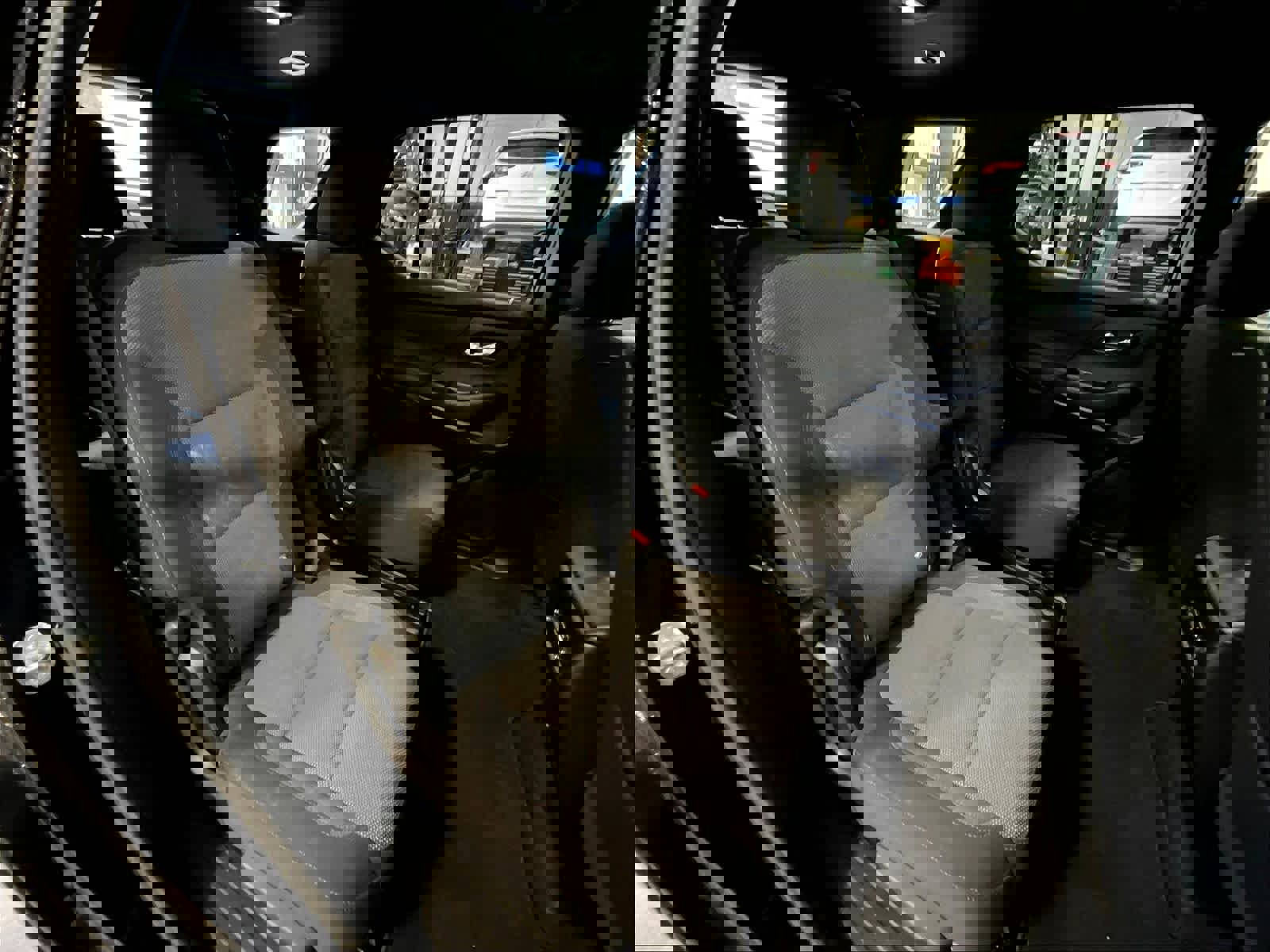 Used 2022 Chevrolet Traverse LT image 16