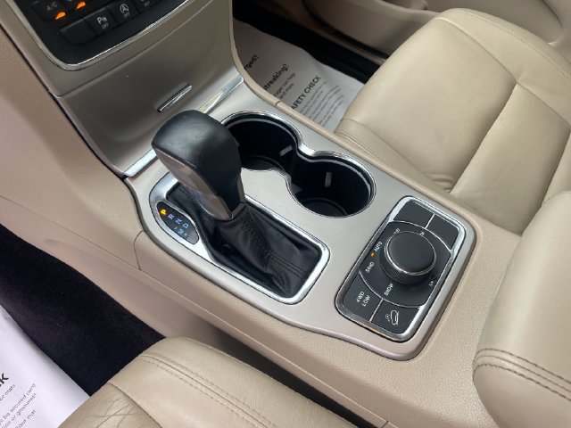 Used 2017 Jeep Grand Cherokee Limited AWD/4WD image 25