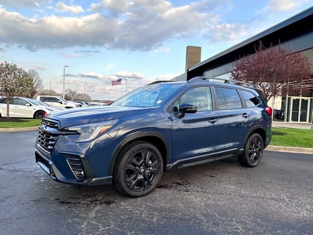 Used 2023 Subaru Ascent Onyx Edition image 3