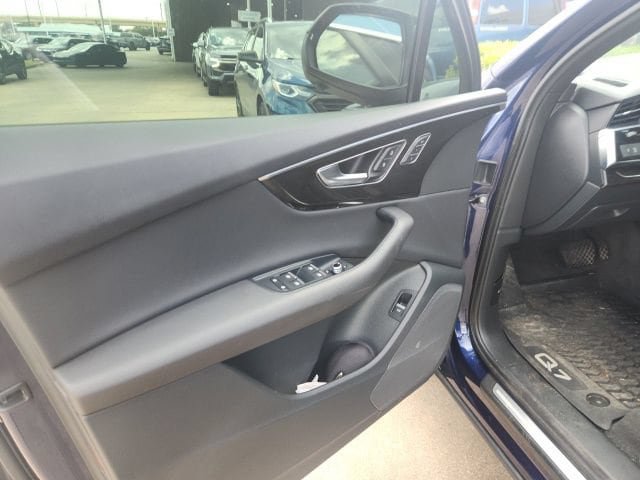 Used 2021 Audi Q7 3.0T Premium w/ Convenience Package AWD/4WD image 14