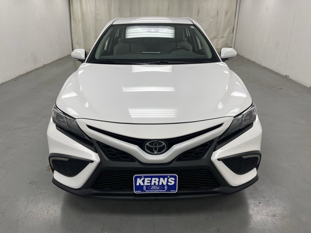 Used 2024 Toyota Camry SE image 7