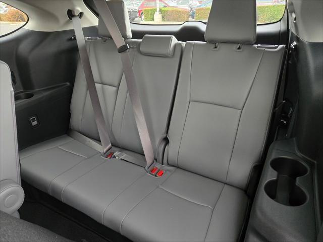 Certified 2026 Toyota Highlander Platinum AWD/4WD image 11