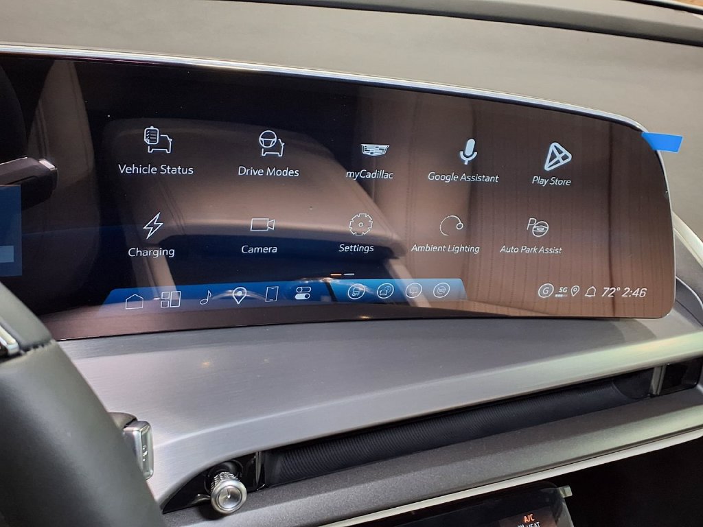 New 2027 Cadillac Vistiq Luxury AWD/4WD image 17