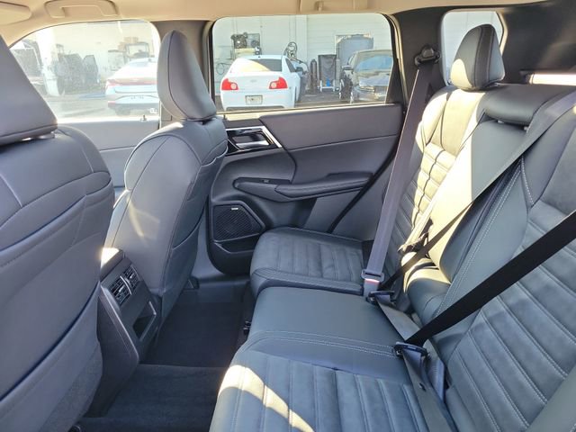 New 2026 Mitsubishi Outlander AWD image 14