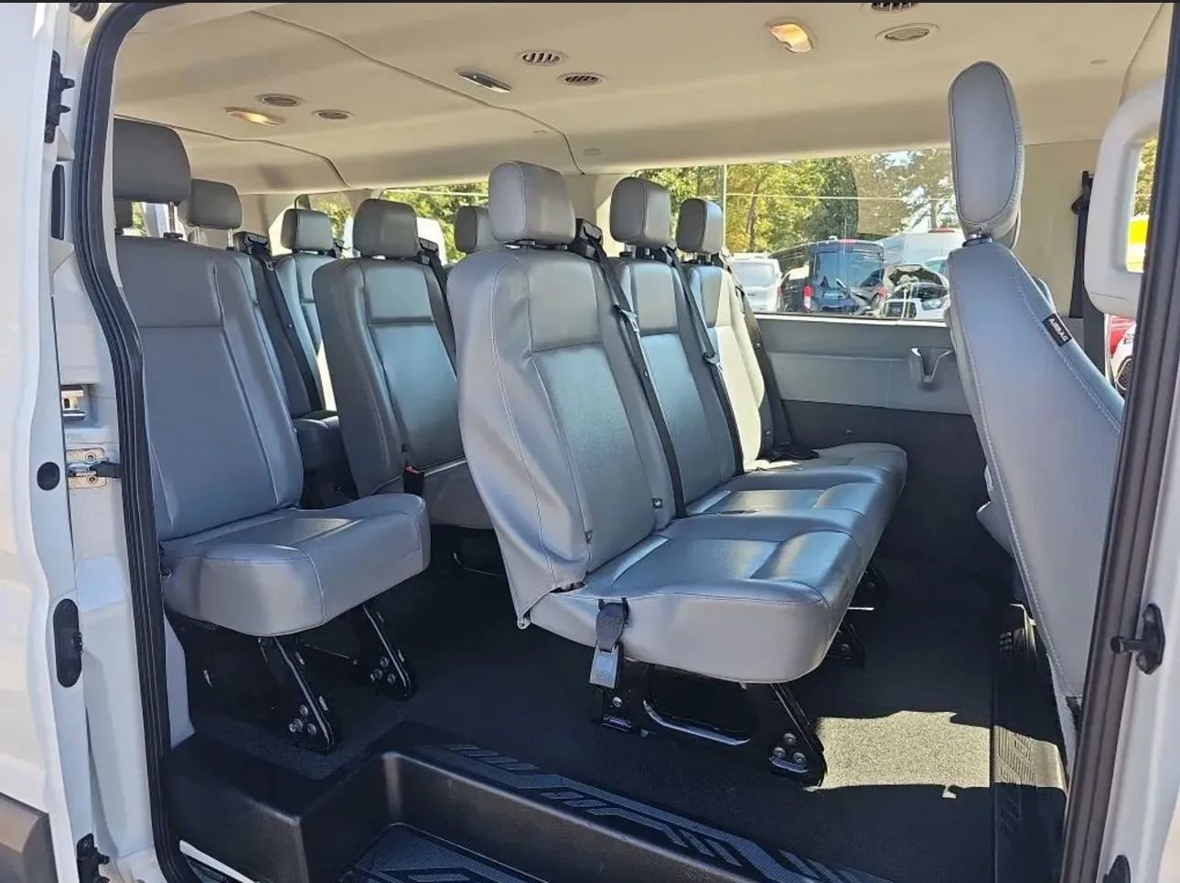 Used 2017 Ford Transit 350 XL image 10