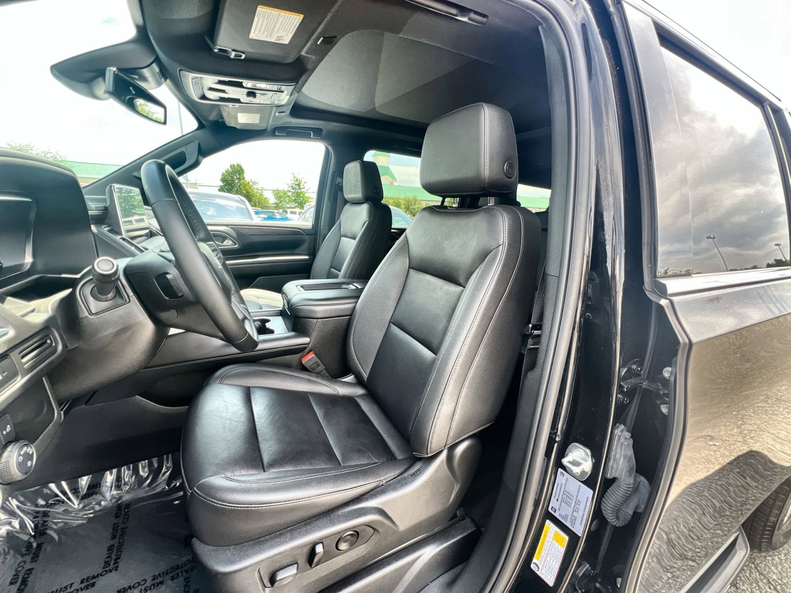 Used 2024 Chevrolet Suburban LT AWD/4WD image 21