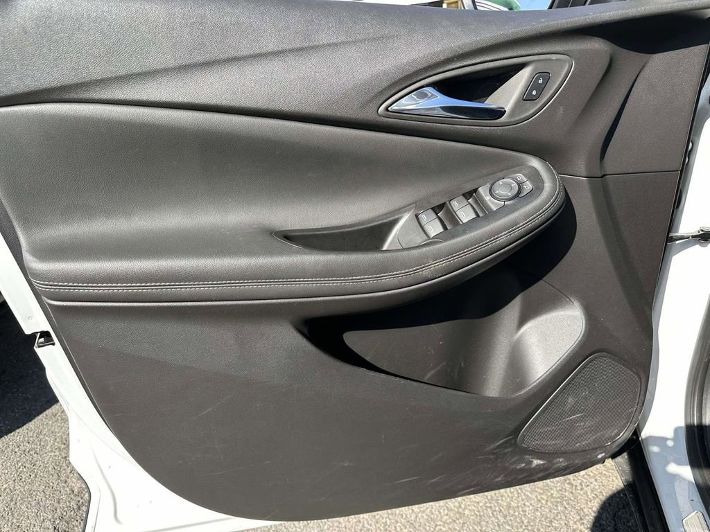 Used 2023 Buick Encore GX Select image 16