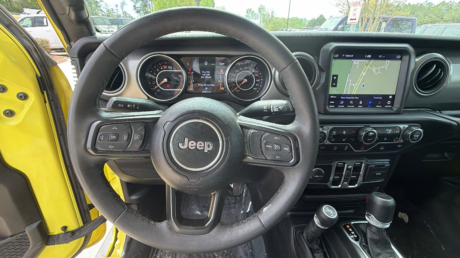 Used 2023 Jeep Gladiator Willys AWD/4WD image 26