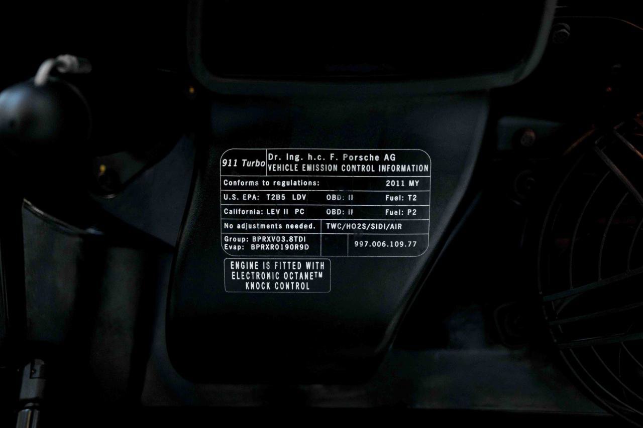 Used 2011 Porsche 911 Turbo S image 88