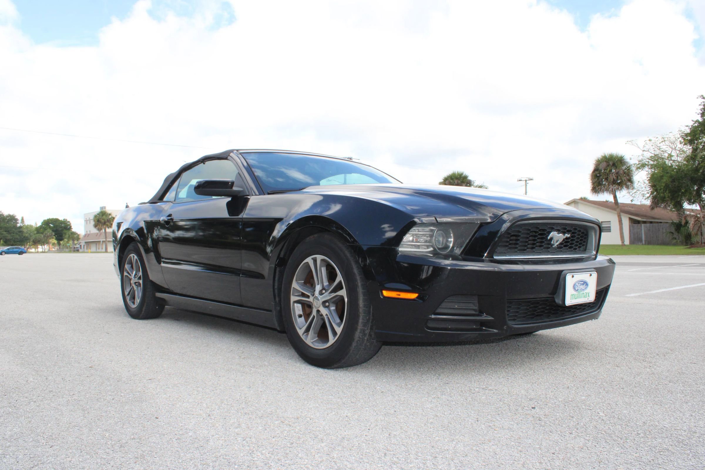 Used 2014 Ford Mustang Premium RWD image 16