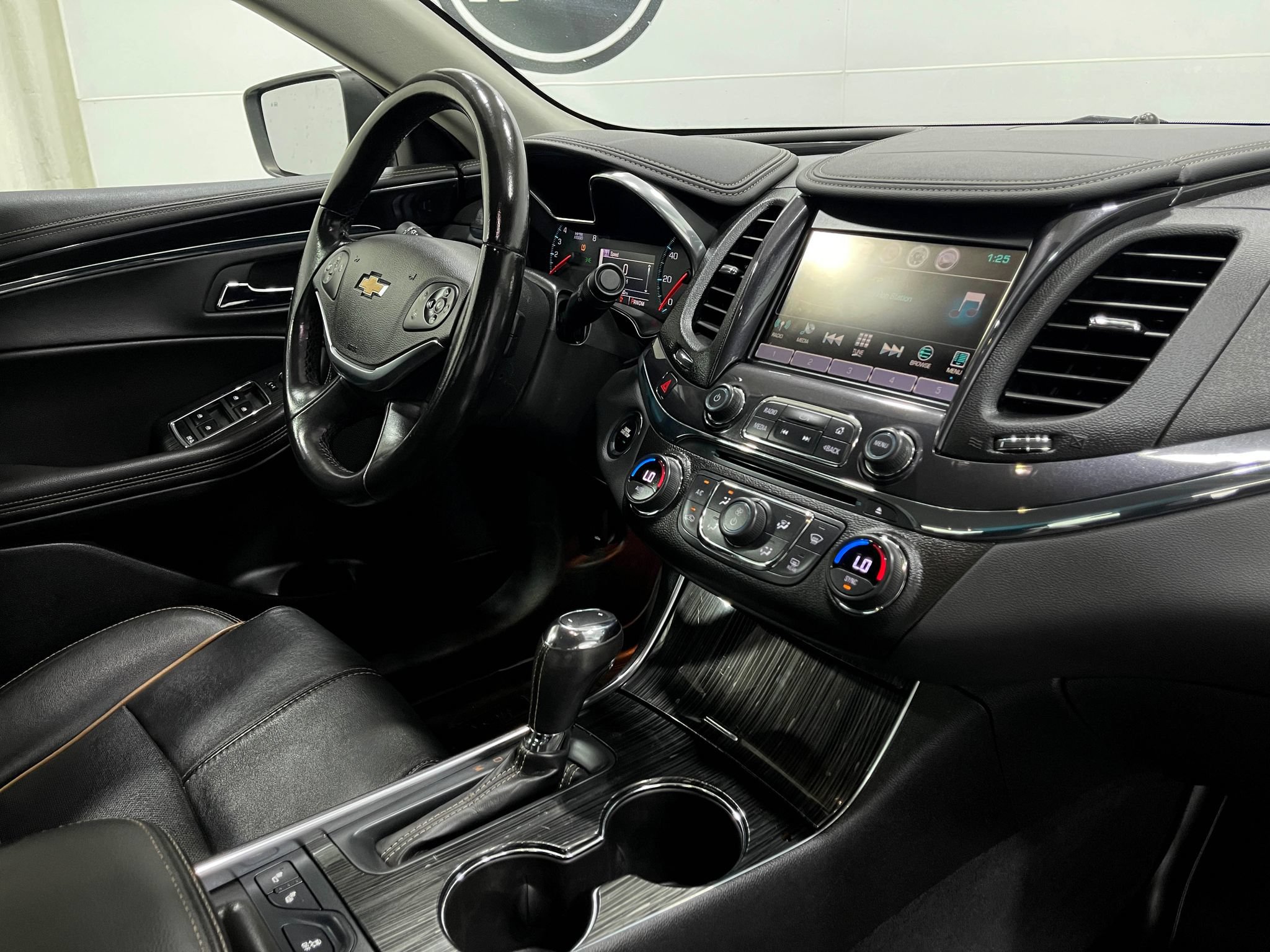 Used 2017 Chevrolet Impala Premier FWD image 18