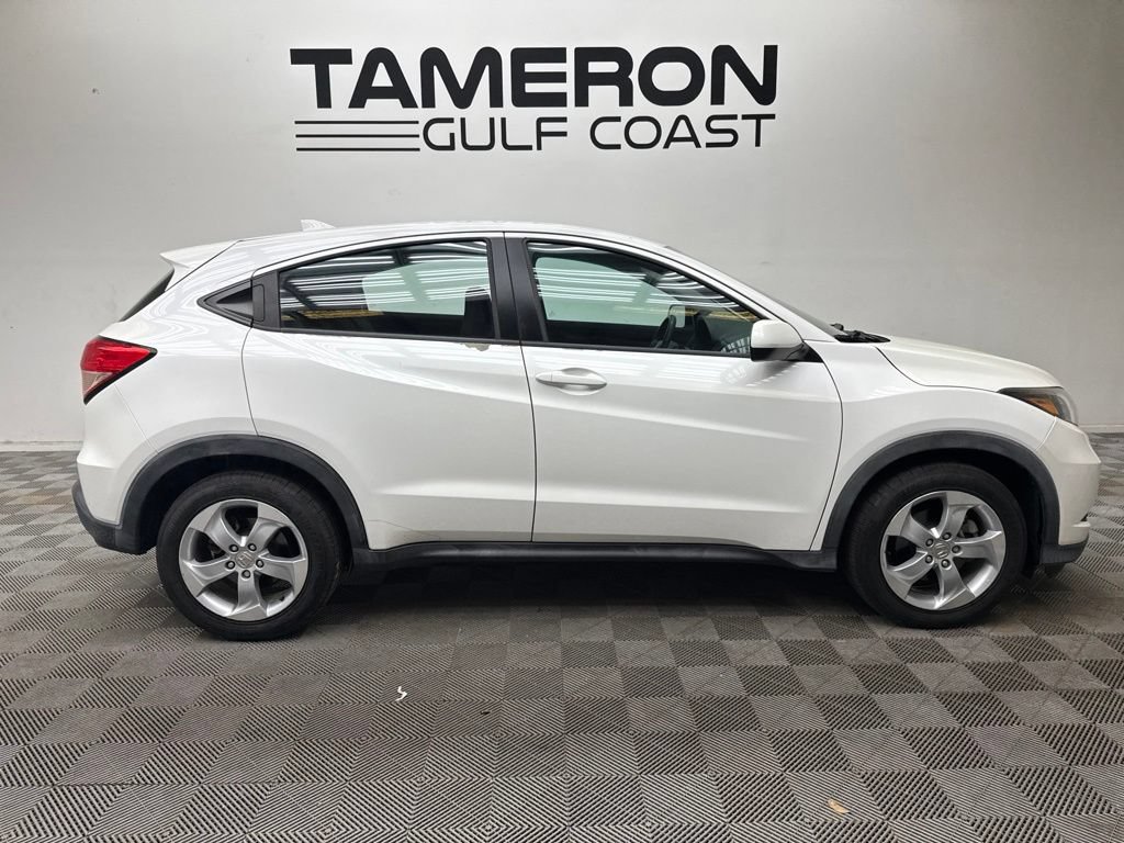 Used 2016 Honda HR-V LX image 4
