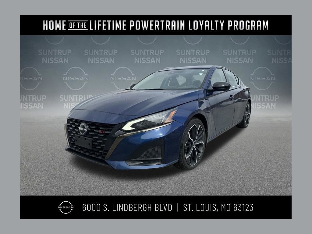 Used 2023 Nissan Altima 2.5 SR w/ SR Premium Package image 1