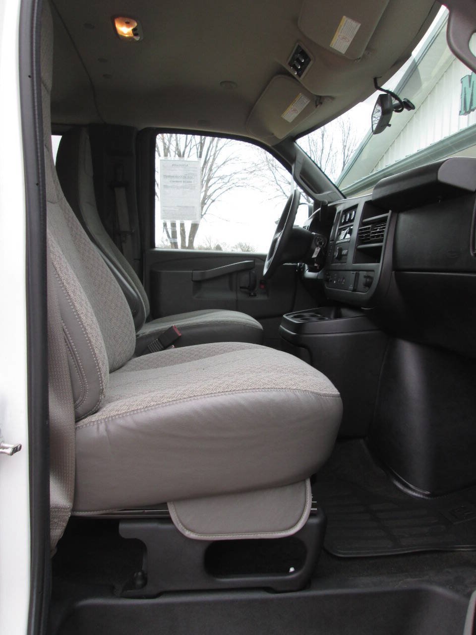 Used 2018 Chevrolet Express 3500 LT w/ LT Preferred Equipment Group RWD image 22
