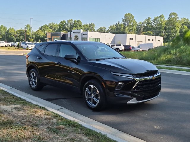 Used 2025 Chevrolet Blazer LT AWD/4WD image 15