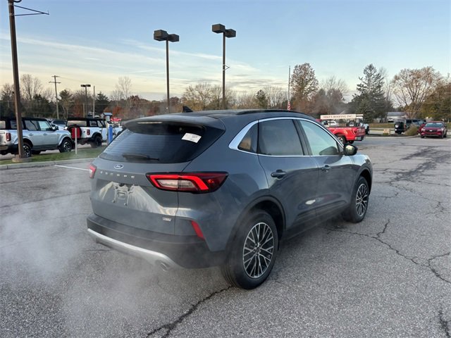 New 2026 Ford Escape SE image 30