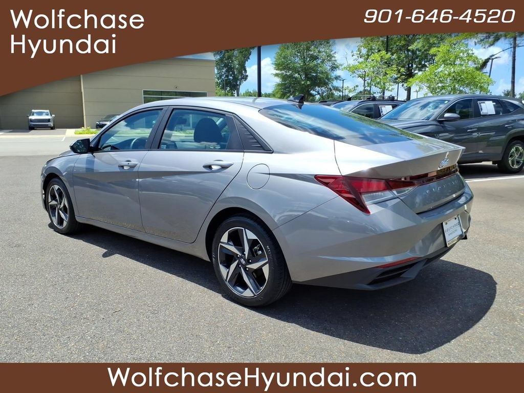 Certified 2023 Hyundai Elantra SEL w/ Convenience Package FWD image 3