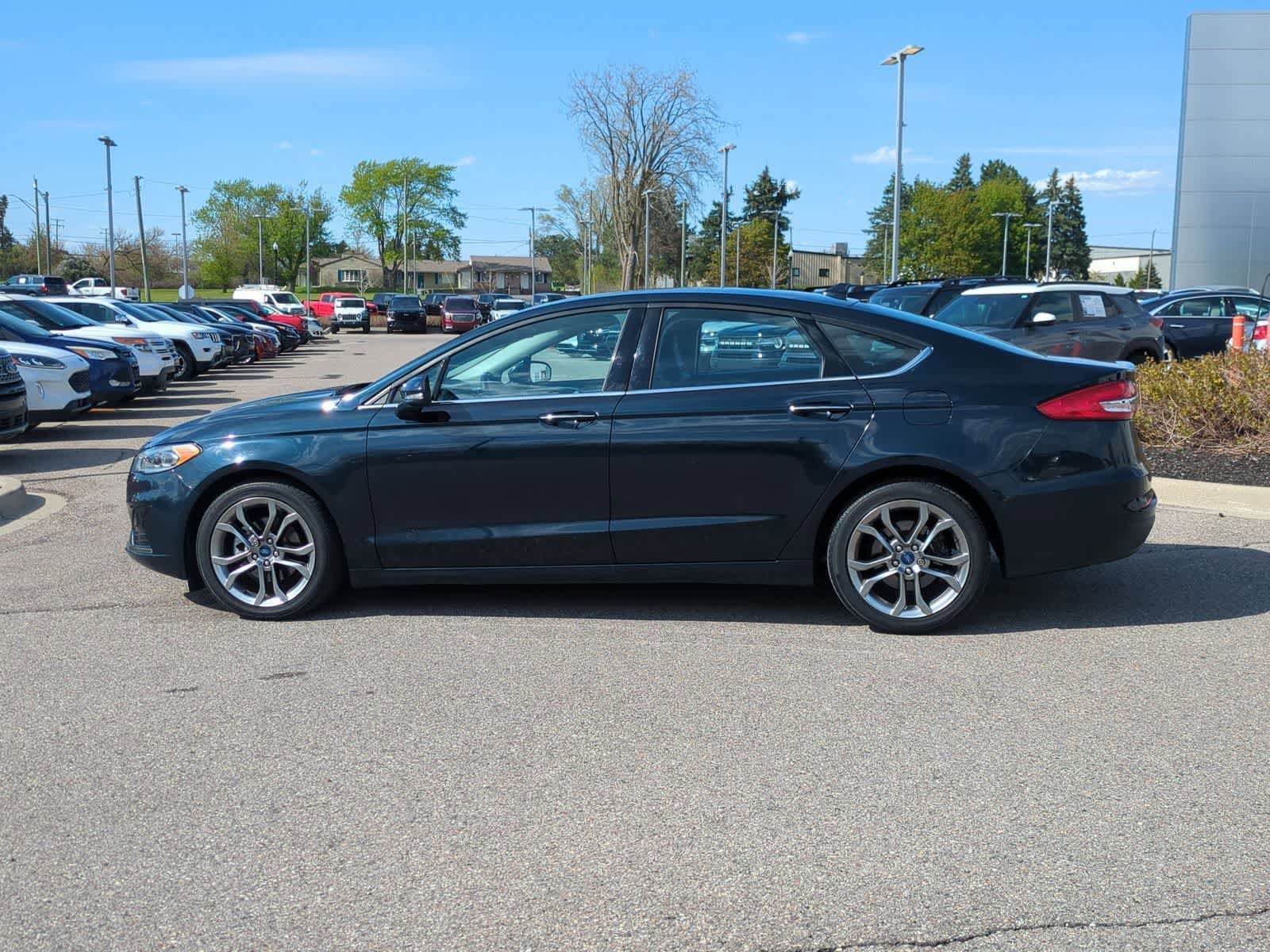 Used 2020 Ford Fusion SEL FWD image 5