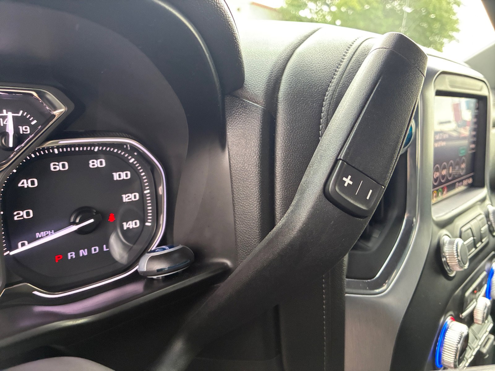 Used 2020 GMC Sierra 1500 SLT image 21