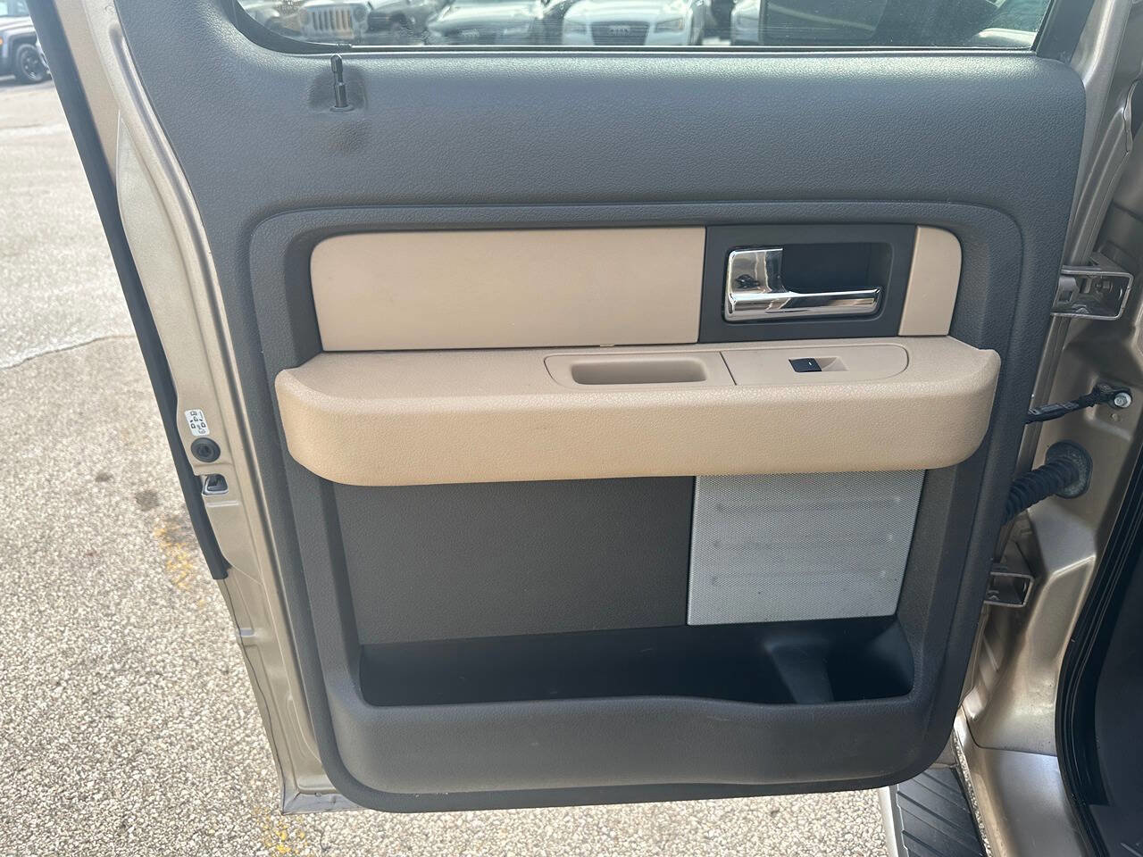 Used 2013 Ford F150 XLT w/ XLT Chrome Pkg image 15