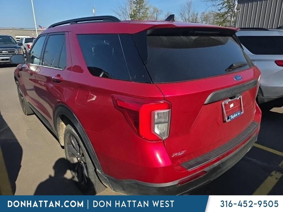 Used 2022 Ford Explorer XLT w/ Equipment Group 202A AWD/4WD image 3