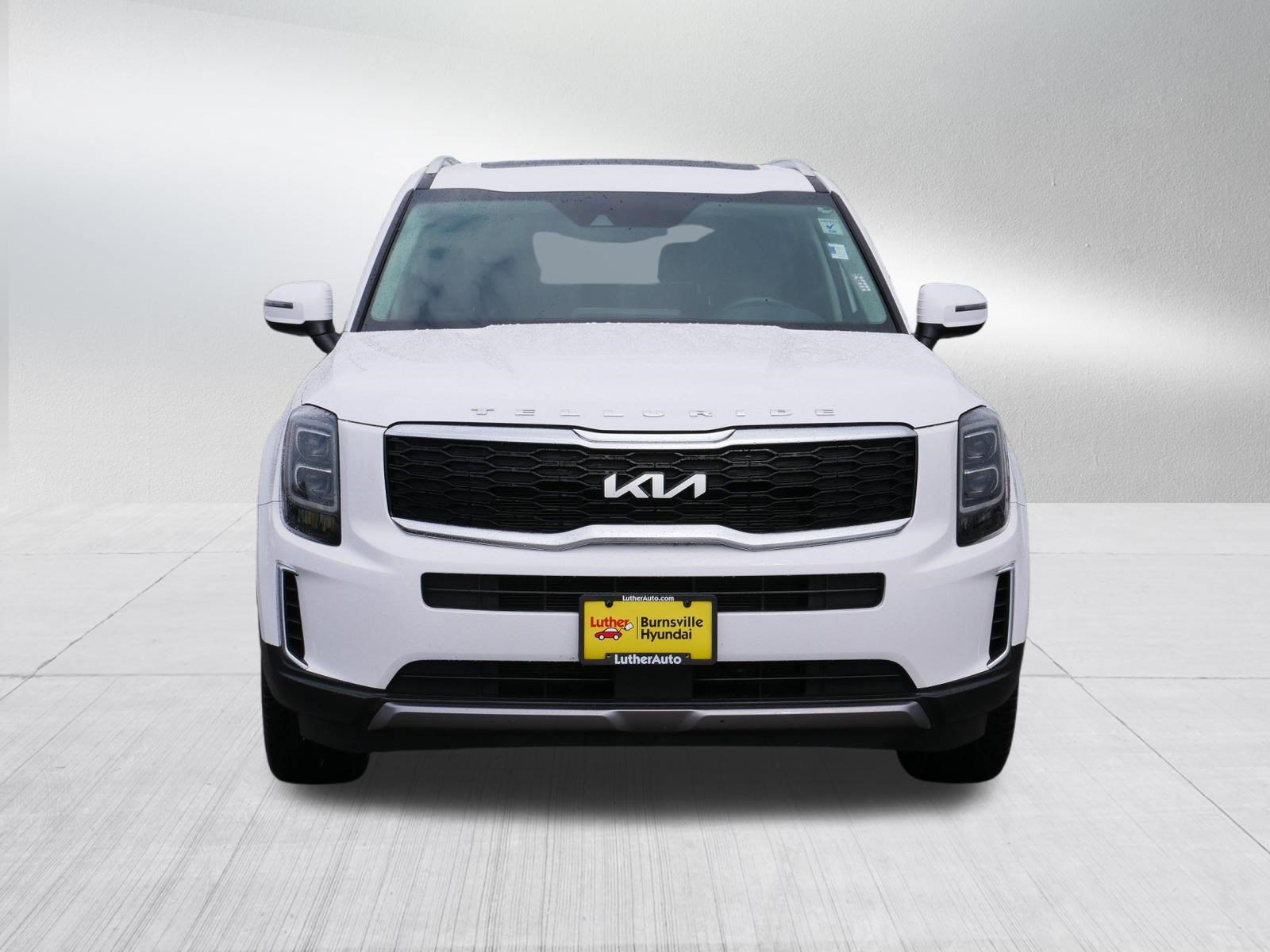Used 2022 Kia Telluride EX w/ EX Premium Package FWD image 2