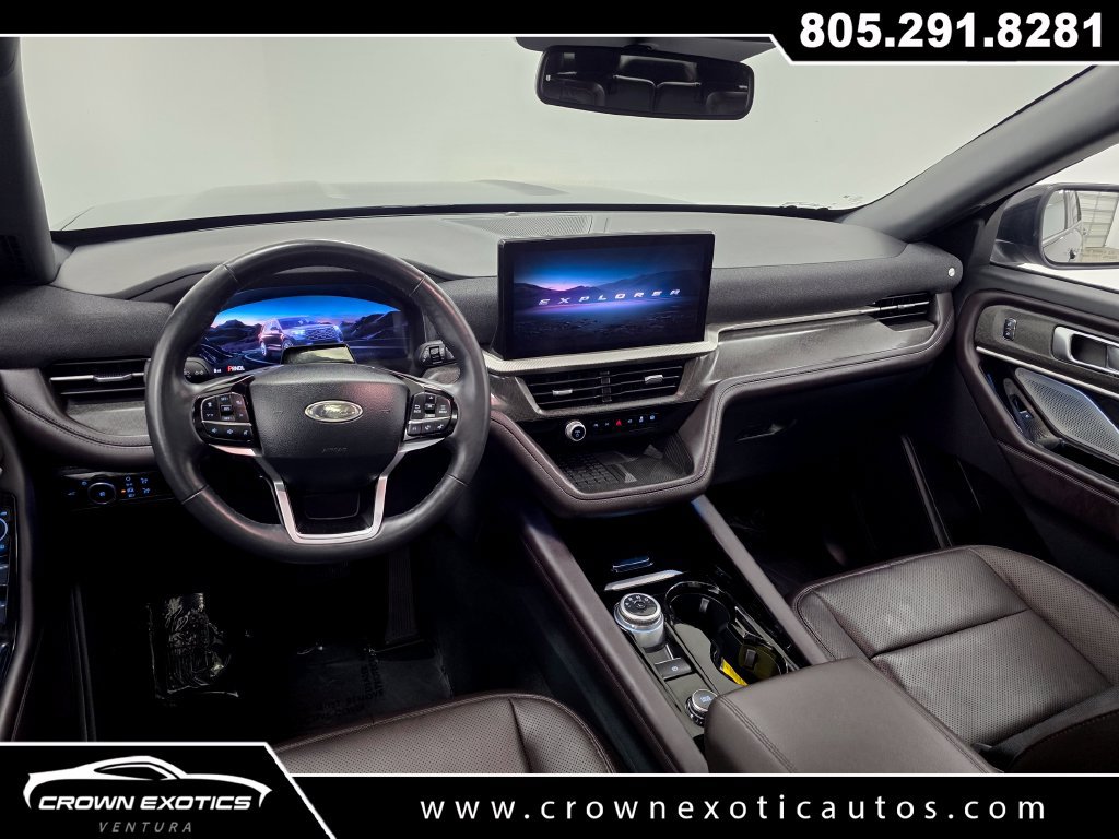 Used 2025 Ford Explorer Platinum w/ LUX Leather Package AWD/4WD image 19