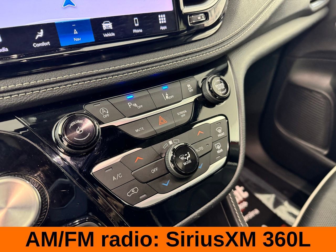 Used 2025 Chrysler Pacifica Limited image 20