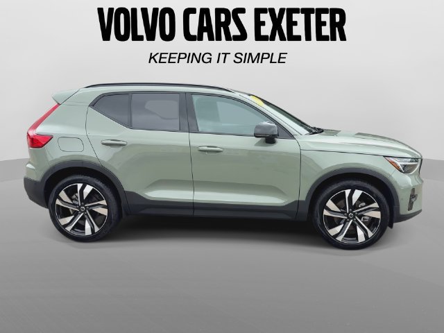 Certified 2025 Volvo XC40 B5 Ultra AWD/4WD image 12