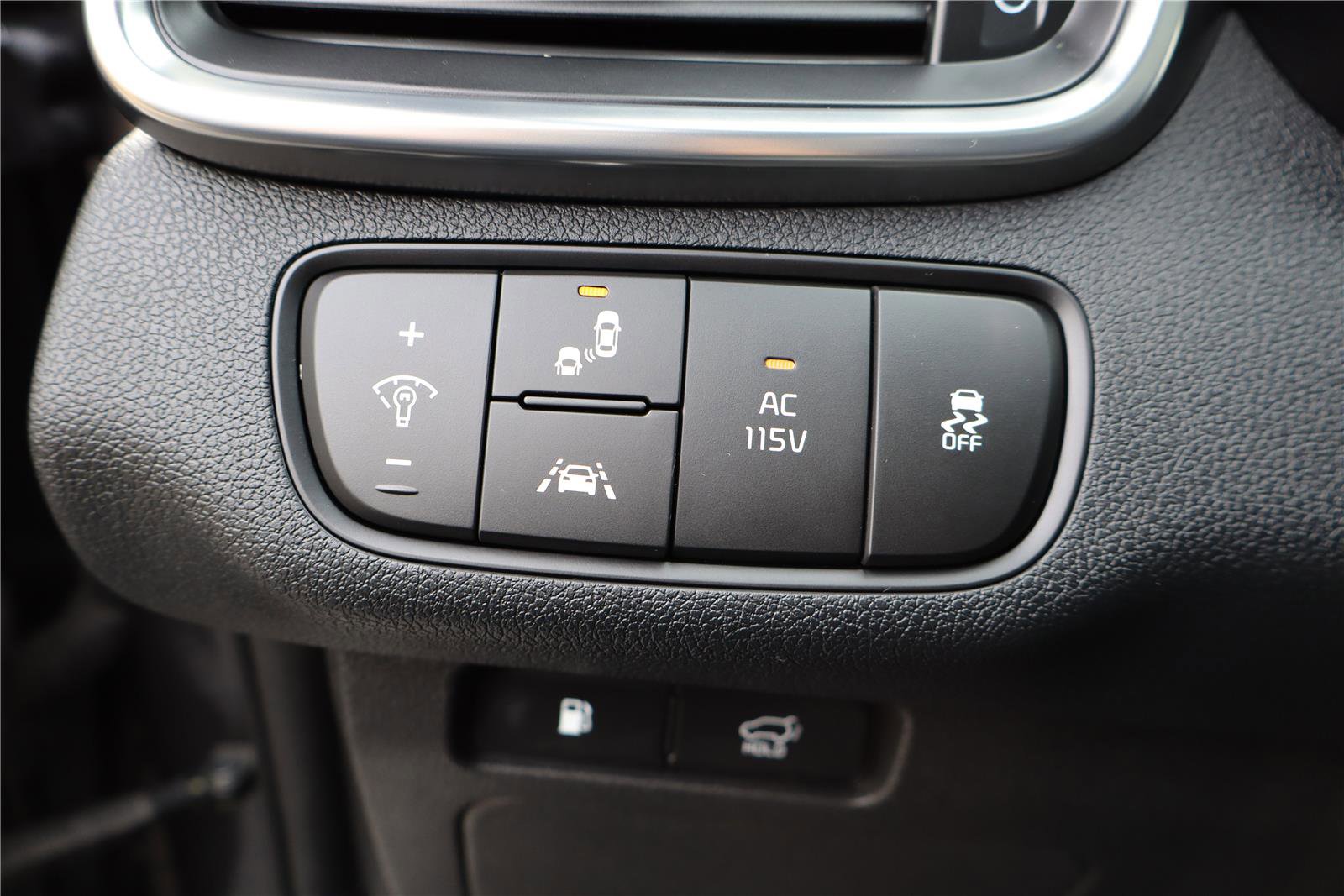 Used 2018 Kia Sorento SX image 14