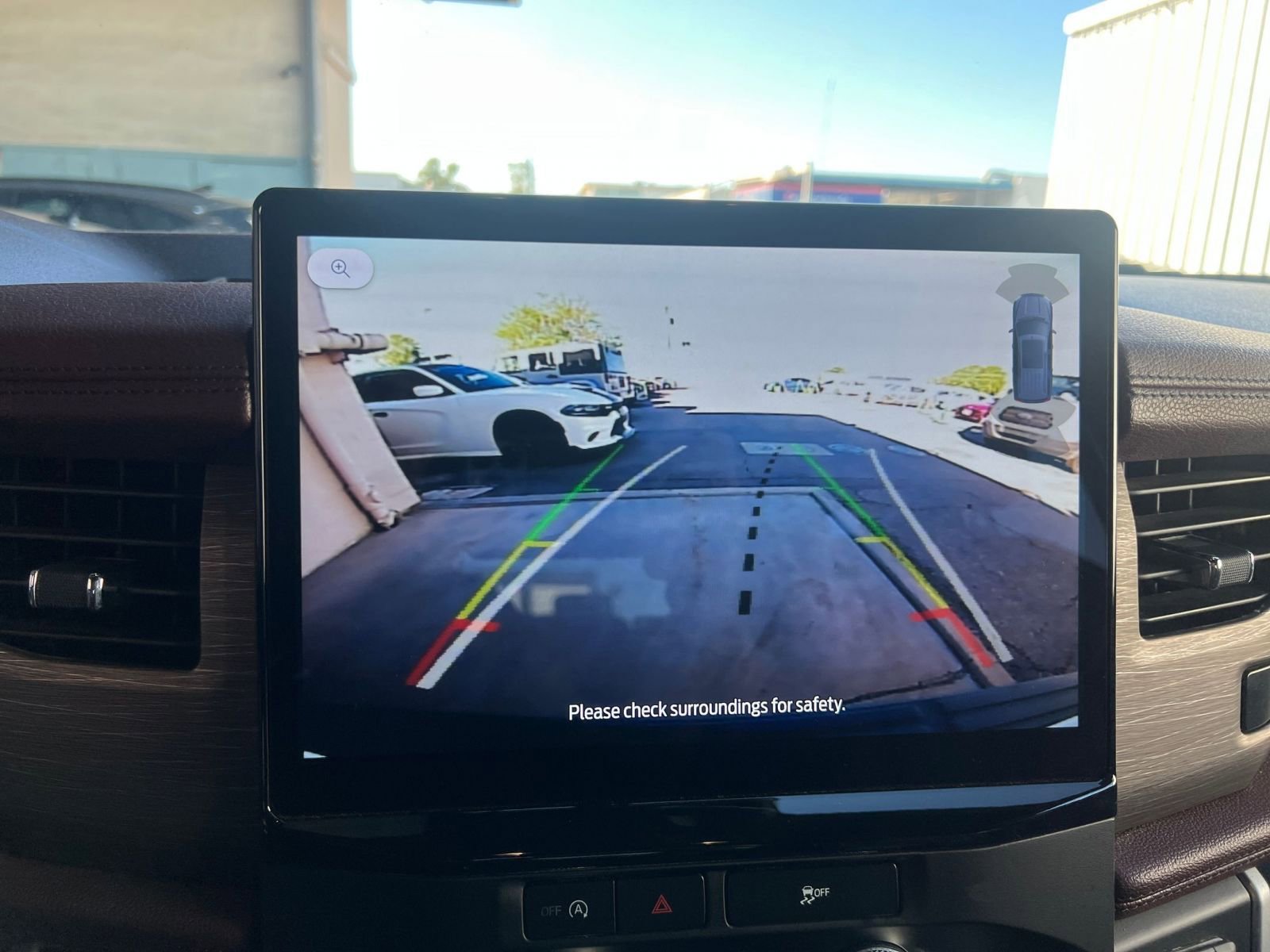 Used 2024 Ford Expedition Limited image 17