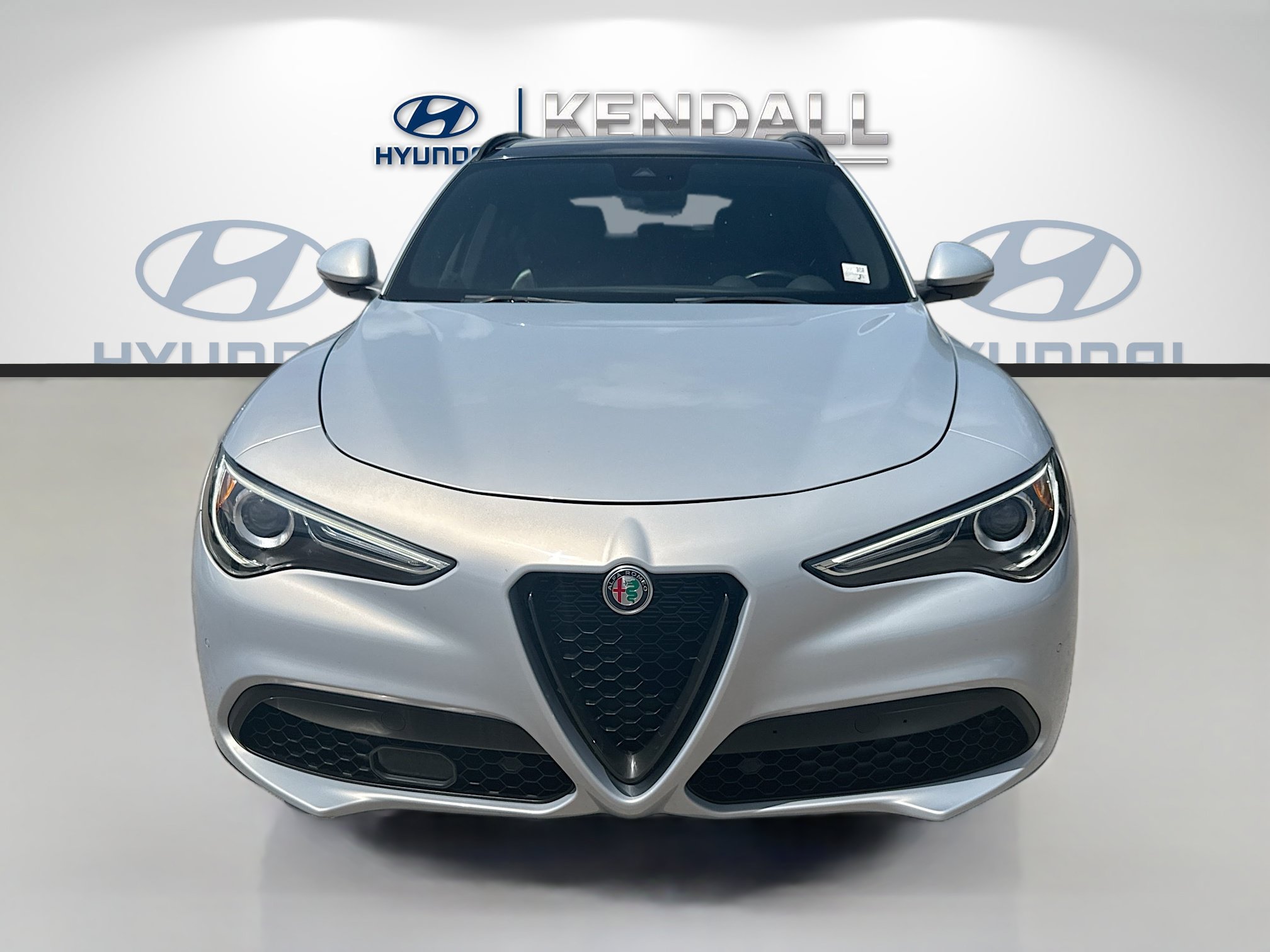 Used 2023 Alfa Romeo Stelvio Sprint RWD image 2