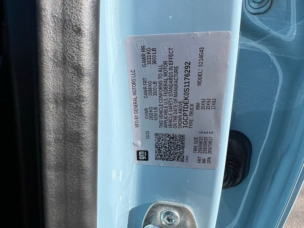 Used 2025 Chevrolet Colorado Z71 w/ Technology Package image 16