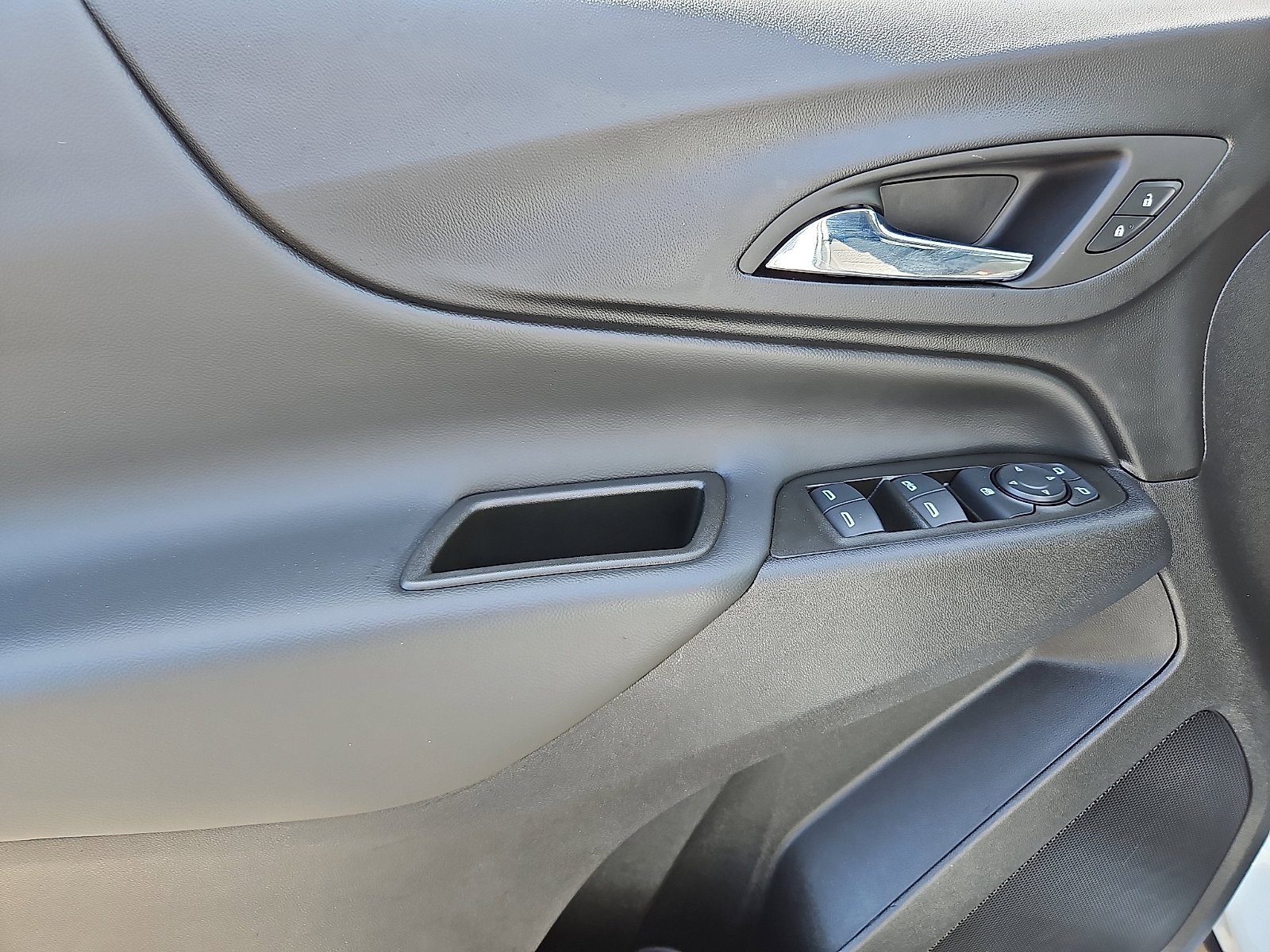 Used 2023 Chevrolet Equinox LT w/ LPO, Floor Liner Package image 12