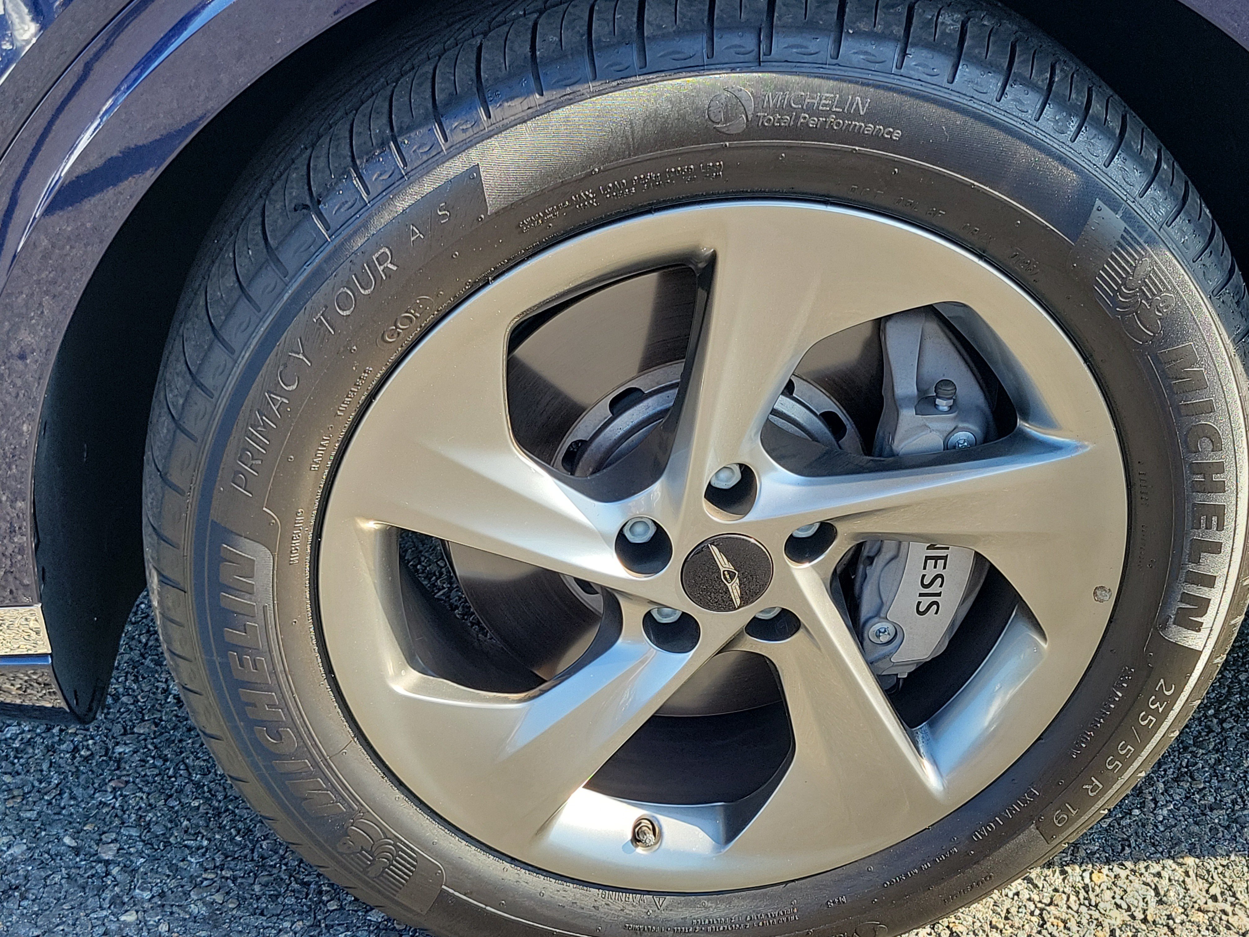 Certified 2026 Genesis GV70 2.5T Advanced AWD/4WD image 9