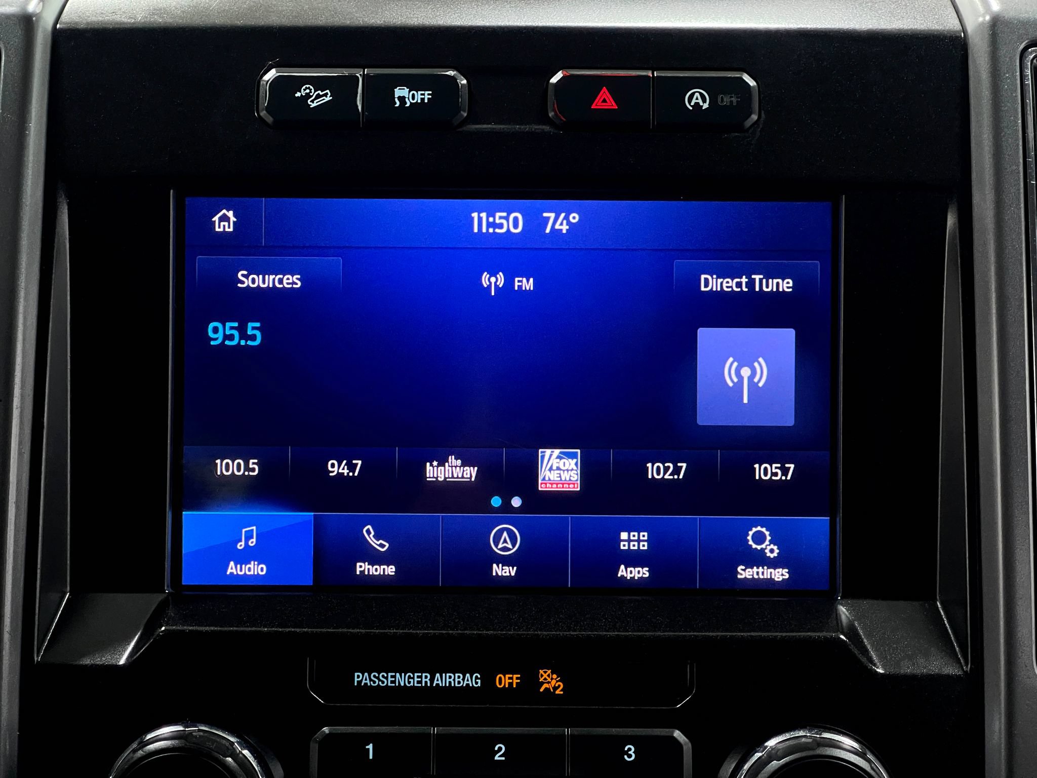 Used 2019 Ford F150 XLT w/ Equipment Group 302A Luxury AWD/4WD image 23