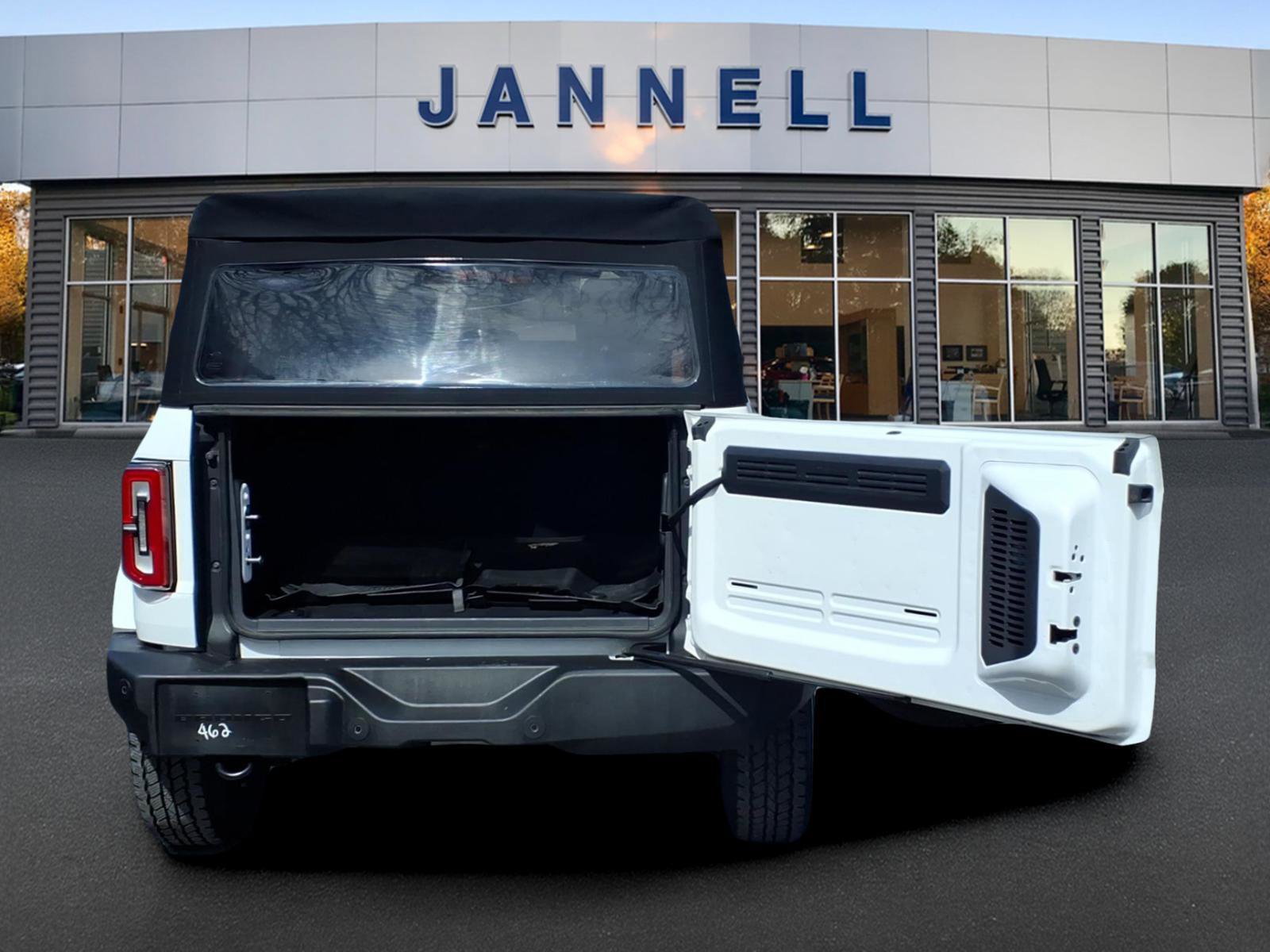 Used 2025 Ford Bronco Outer Banks image 10