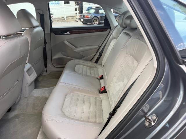Used 2012 Volkswagen Passat TDI SEL Premium FWD image 29