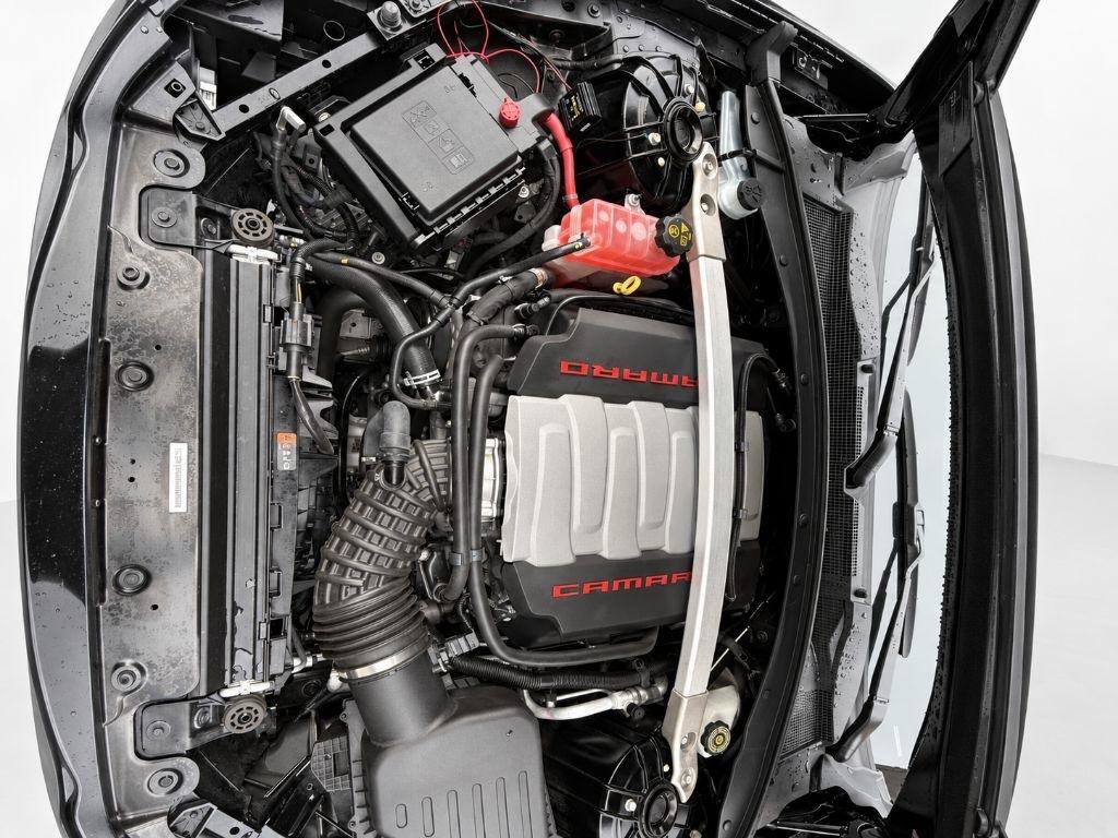 Used 2016 Chevrolet Camaro SS RWD image 14