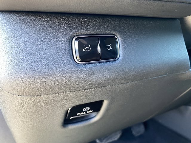 Used 2025 Lincoln Navigator L Reserve AWD/4WD image 23