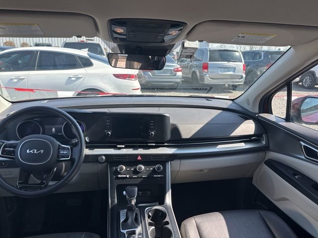 Used 2024 Kia Carnival LX image 12