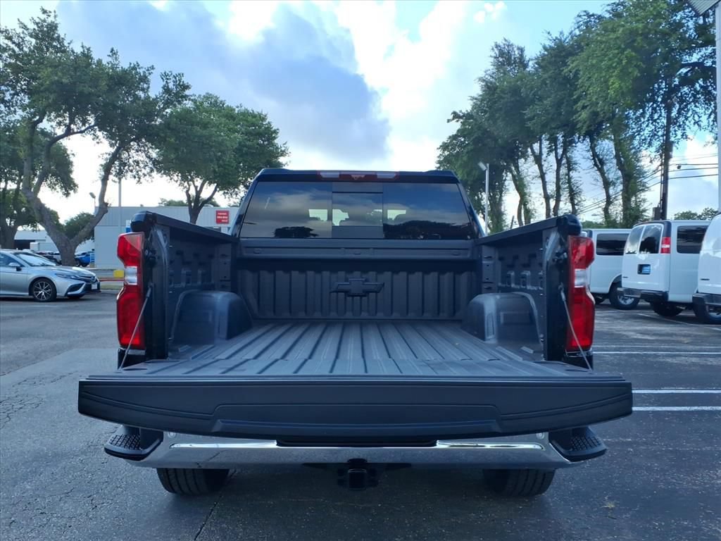 New 2026 Chevrolet Silverado 1500 LTZ w/ Technology Package RWD image 12