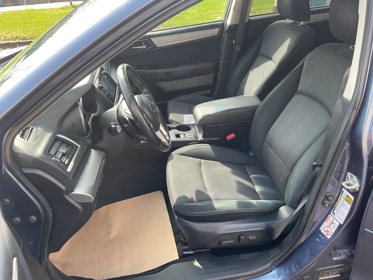 Used 2017 Subaru Outback 2.5i Premium image 16