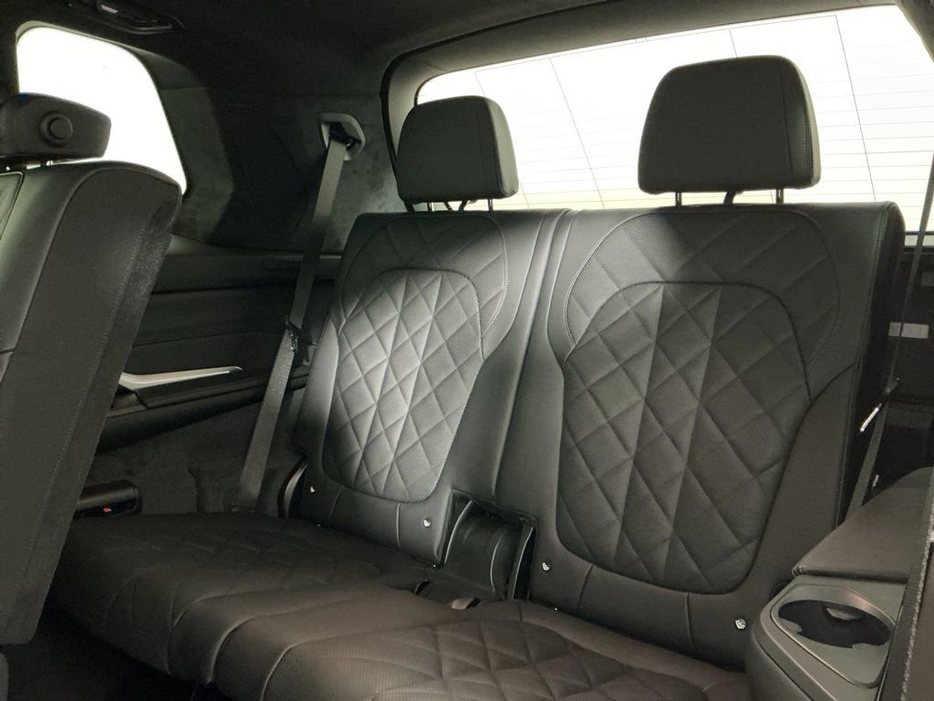 New 2026 BMW X7 xDrive40i AWD/4WD image 28