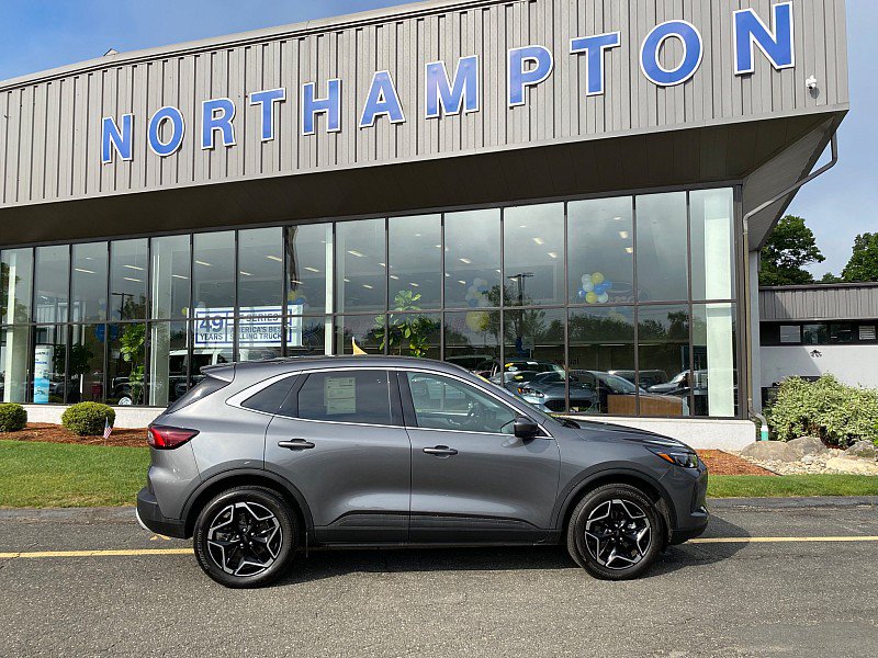 Certified 2025 Ford Escape Platinum w/ Premium Technology Package AWD/4WD image 5