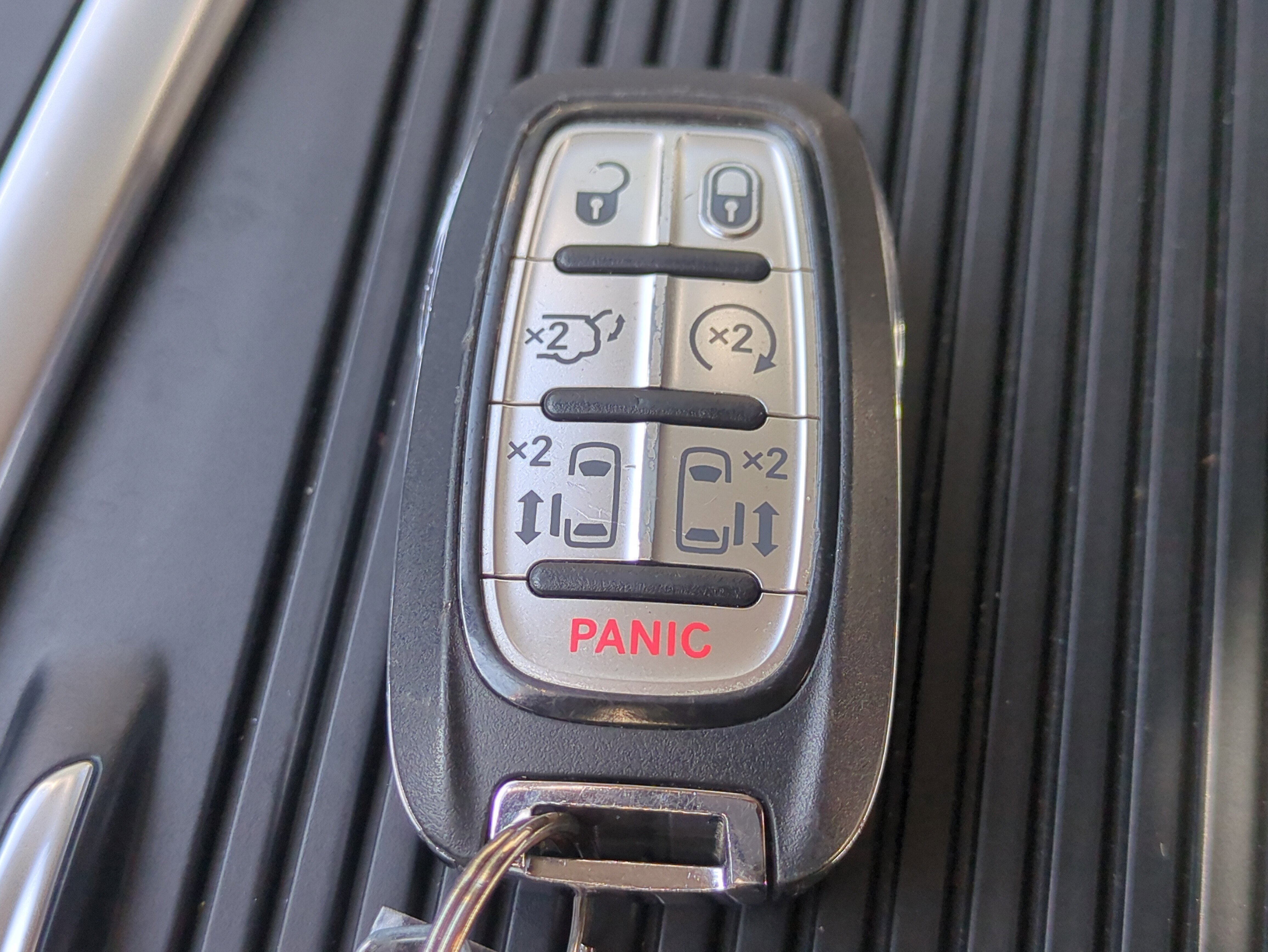 Certified 2024 Chrysler Pacifica Select image 32