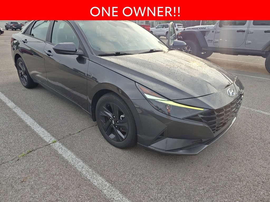 Used 2022 Hyundai Elantra SEL FWD image 3