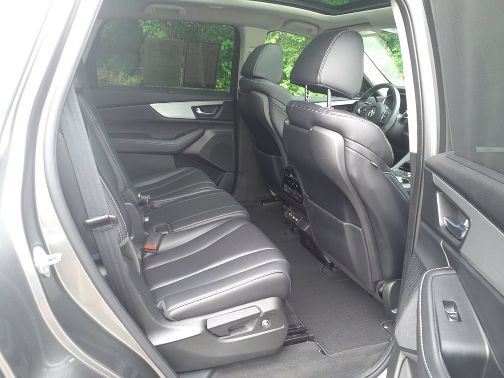 Used 2023 Acura MDX w/ Technology Package FWD image 12