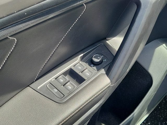 Certified 2023 Volkswagen Tiguan SE AWD/4WD image 17